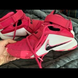 Pink Nike LeBrons Soldier 9 Think Pink